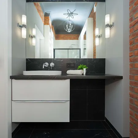Elegant Metro Mlociny With Parking Perfect For Remote Work By Renters