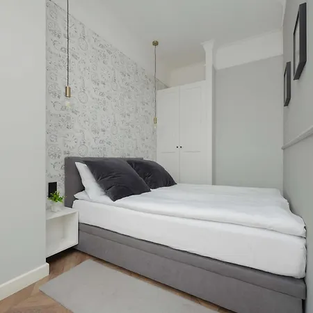Elegant Metro Mlociny With Parking Perfect For Remote Work By Renters Апартаменты *