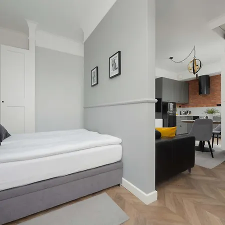 Апартаменты Elegant Metro Mlociny With Parking Perfect For Remote Work By Renters Варшава