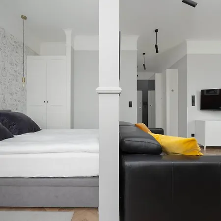 Elegant Metro Mlociny With Parking Perfect For Remote Work By Renters *