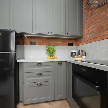 Elegant Metro Mlociny With Parking Perfect For Remote Work By Renters Варшава