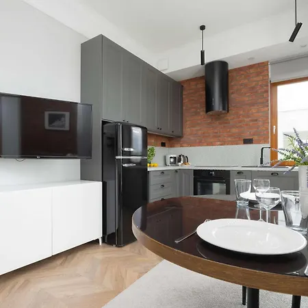 Апартаменты Elegant Metro Mlociny With Parking Perfect For Remote Work By Renters Варшава